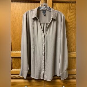 Worthington Women’s Long Sleeve Button Up Blouse Size LT (WHITE MARK SEE PHOTOS)
